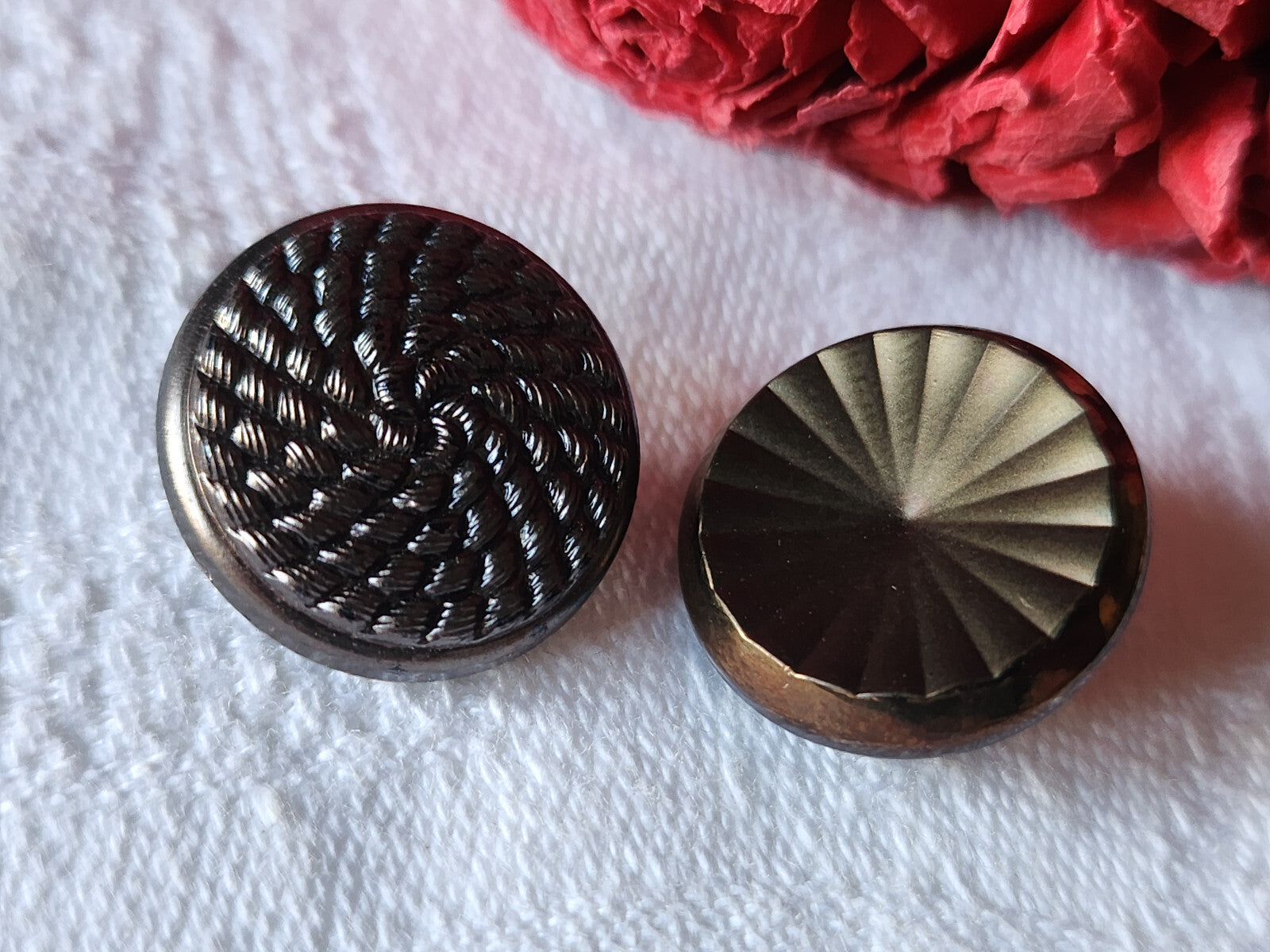 Duo boutons anciens en verre gris marron pied 1,7 cm D9M