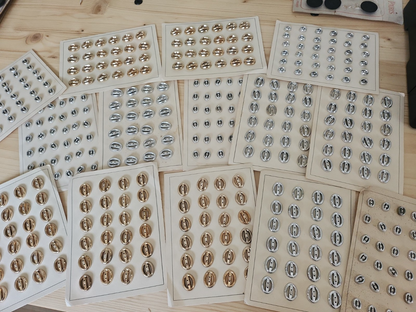 Lot 14 plaques de boutons vintage acrylique doré argenté complétes n°2