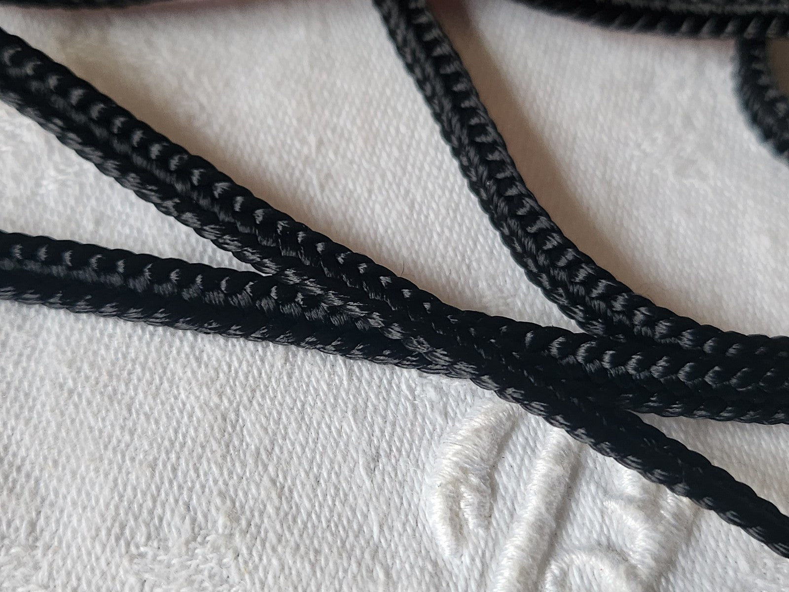 Galon vintage bordure noir  satiné 3 mètres sur 0,5 cm made in France  A3