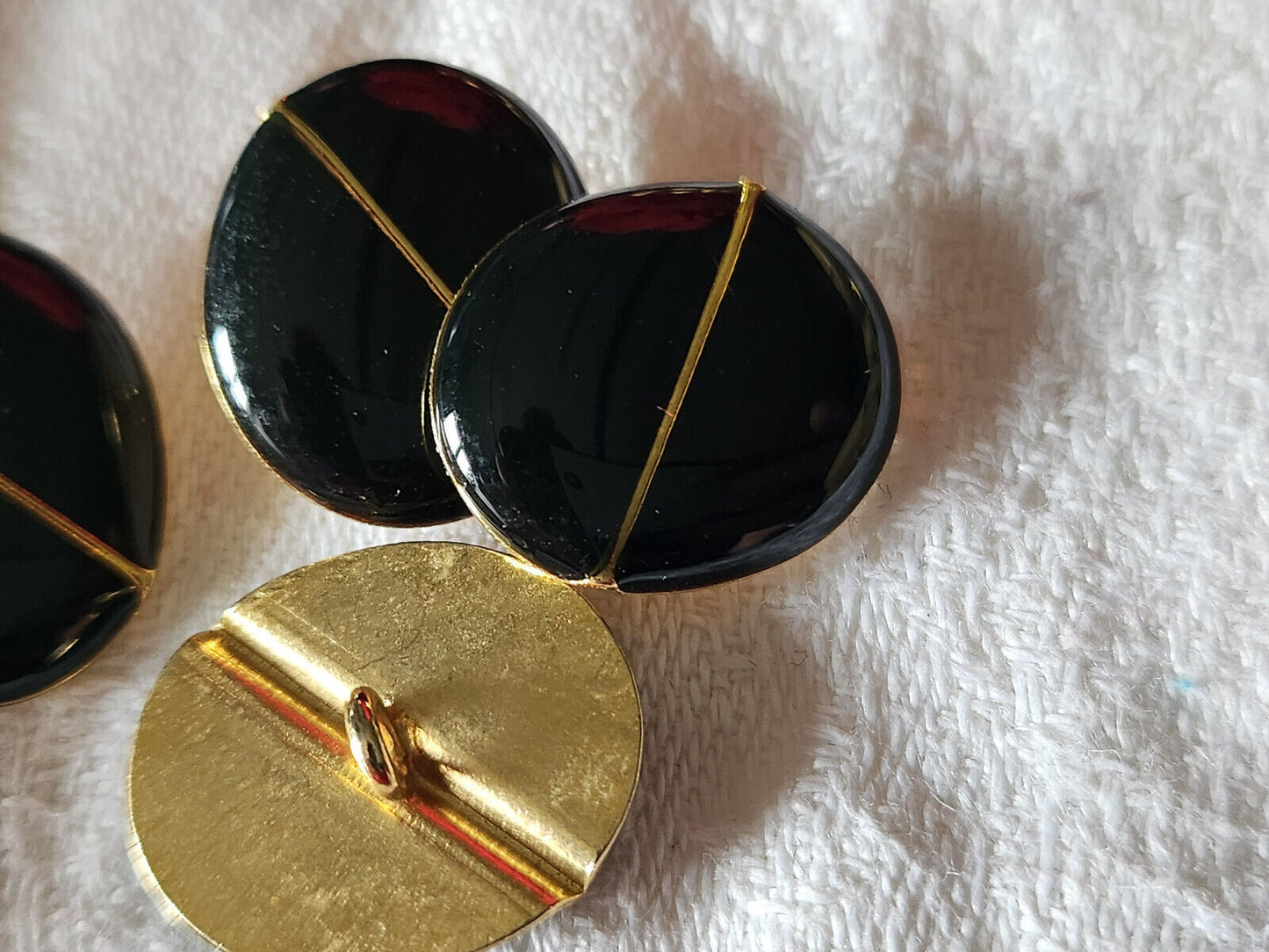 Lot 6 boutons vintage en métal noir doré ovale pied 1,8 sur 1,5 cm ref 1007