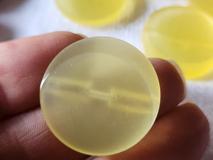 Lot 6 gros boutons vintage jaune original 2,6 cm pied plat ref 2072