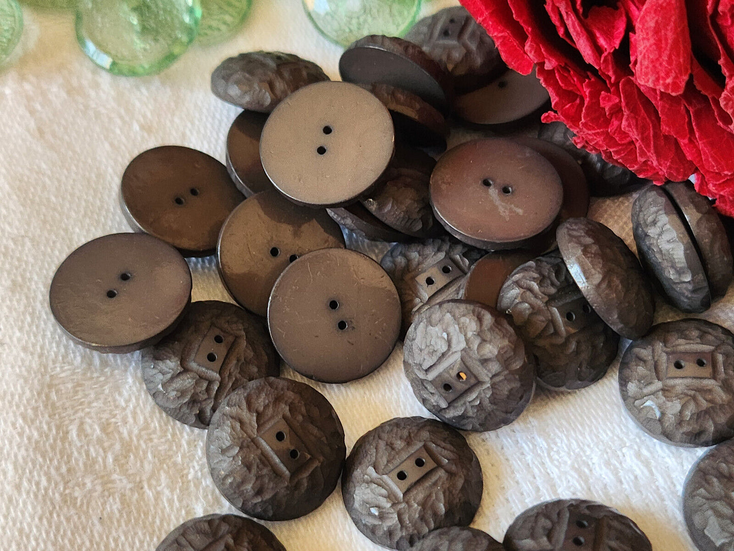 Lot 33 boutons vintage gris mat bombé texturé 1,4 cm ref 3073