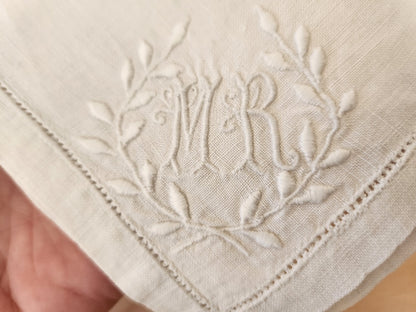Lot 4 monogrammes anciens sur serviette MR broderie B8