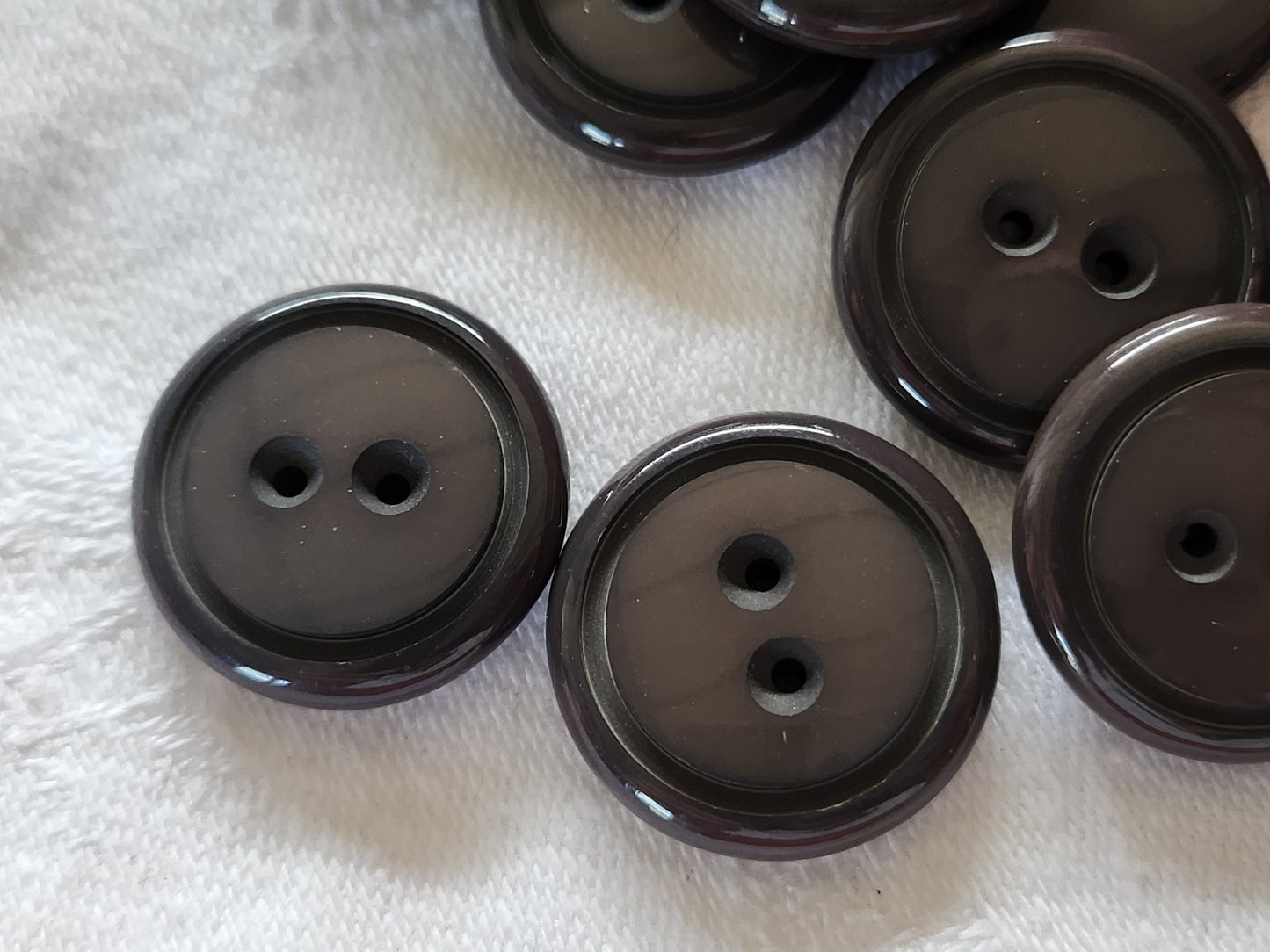 Lot 16 boutons vintage marron 2,1 cm trous ref 2232