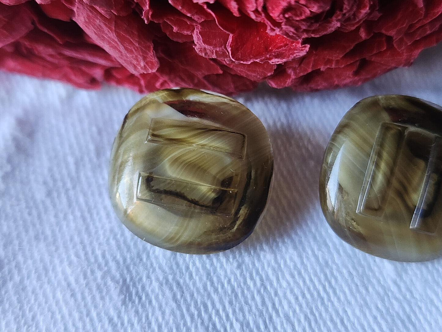 Duo boutons vintage en verre veiné carré vert pied 1,6  cm D8B