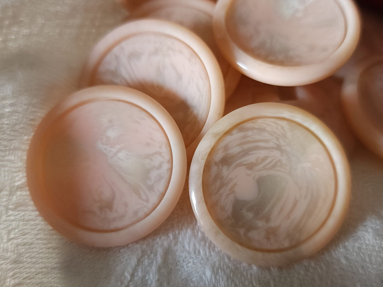 Lot 6 superbes boutons vintage rose veiné gris à pied  2,6  cm  ref 6010