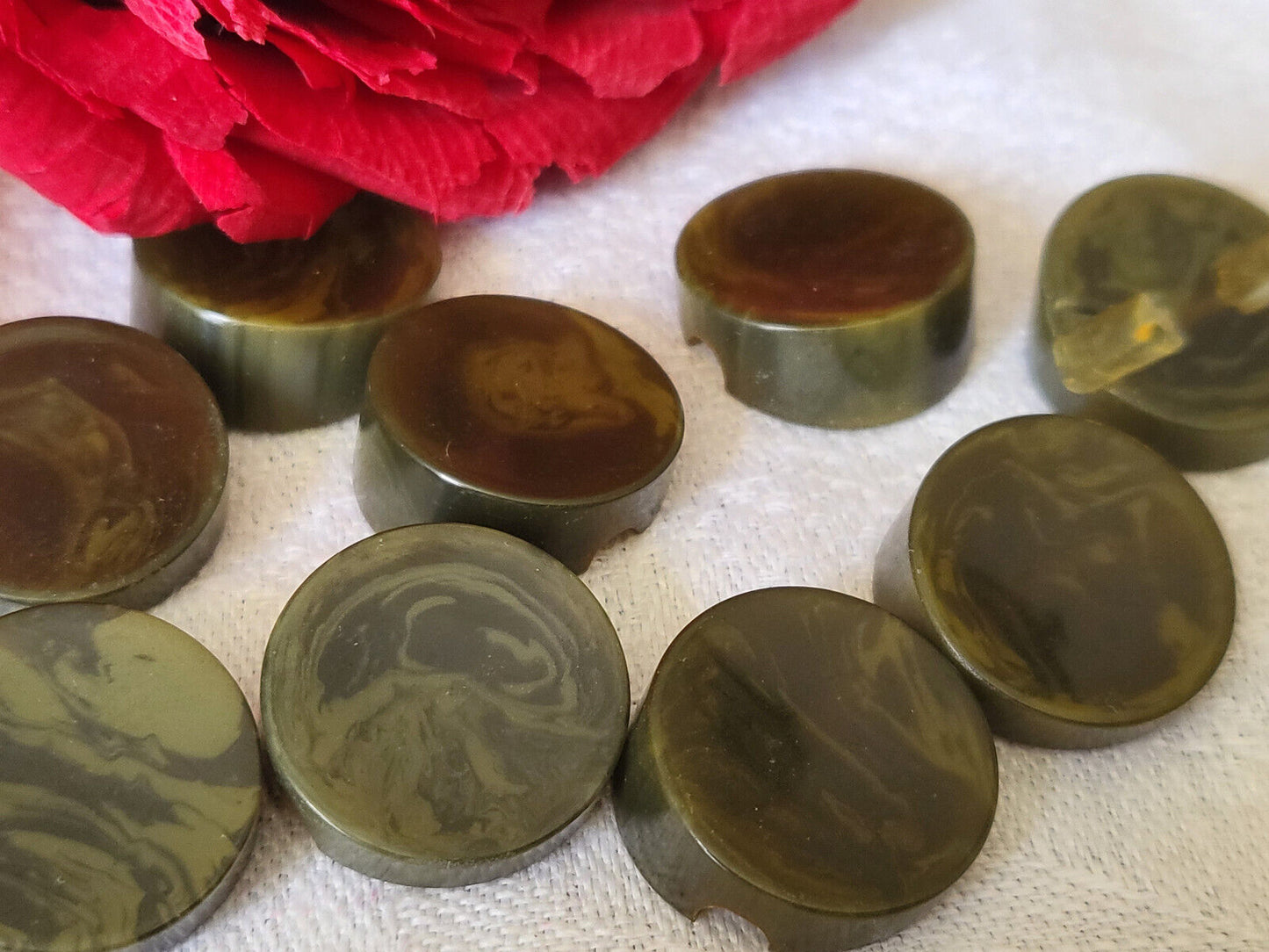 Lot 6 Jolis boutons anciens épais biais vert 2,2 cm vintage ref 1270