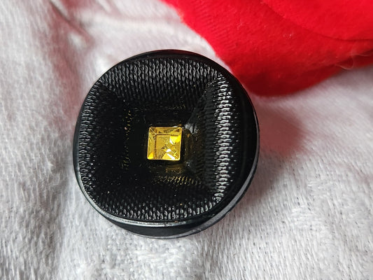 Gros bouton ancien  en verre noir coeur strass jaune verre 2,3 cm D17H