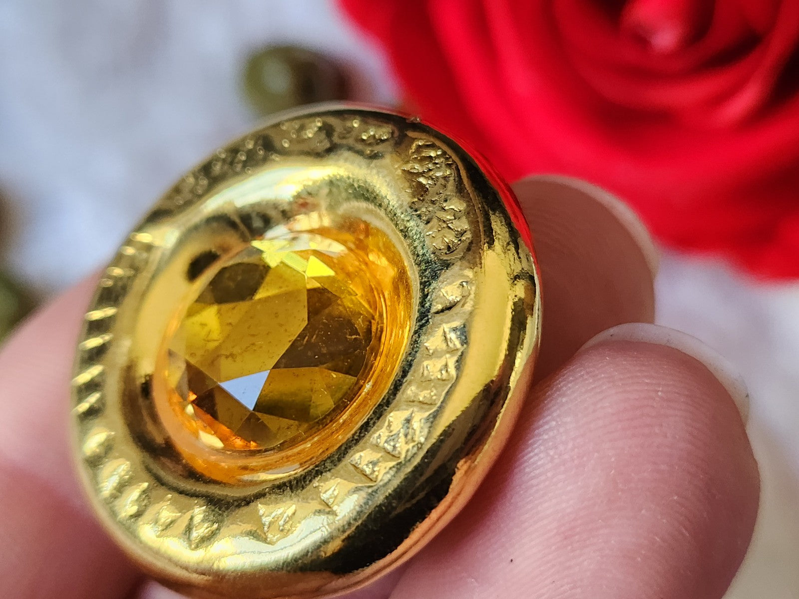Gros bouton vintage en métal doré strass resine orange 3,1 cm G18N