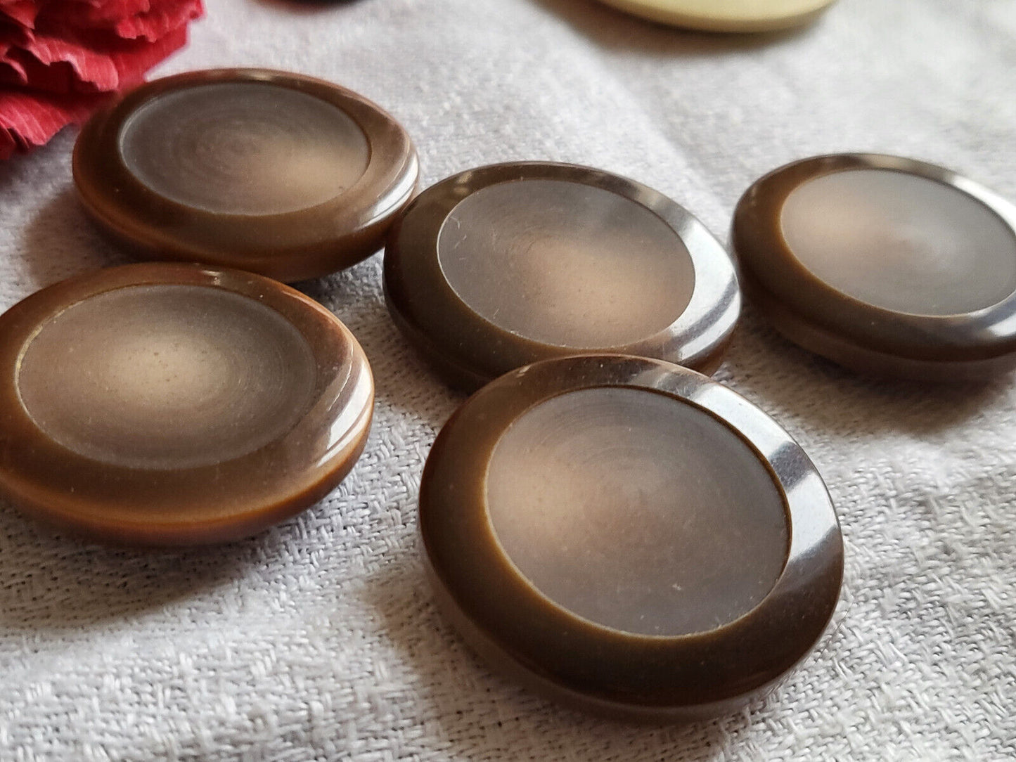 Lot 5 gros boutons vintage marron travaillé  pied originaux 2,8  cm ref 1166