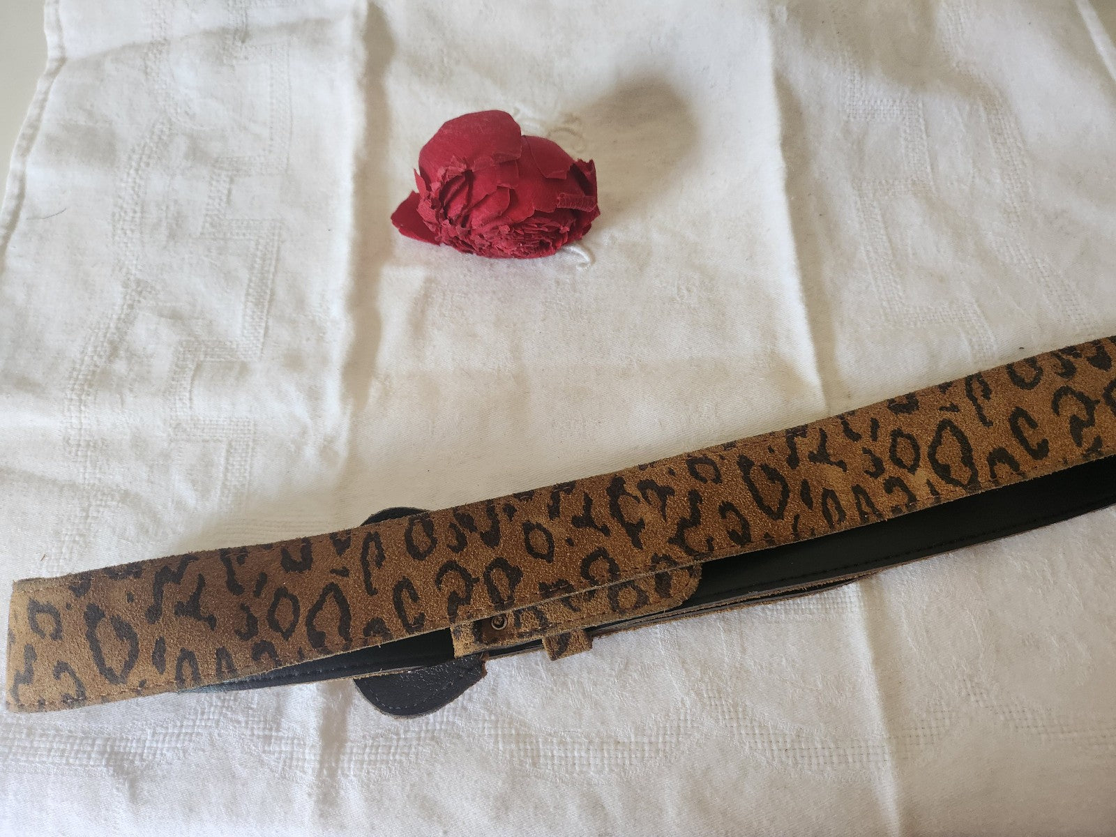 Ceinture ancienne vintage leopard daim marron 80 cm à 90 cm A4
