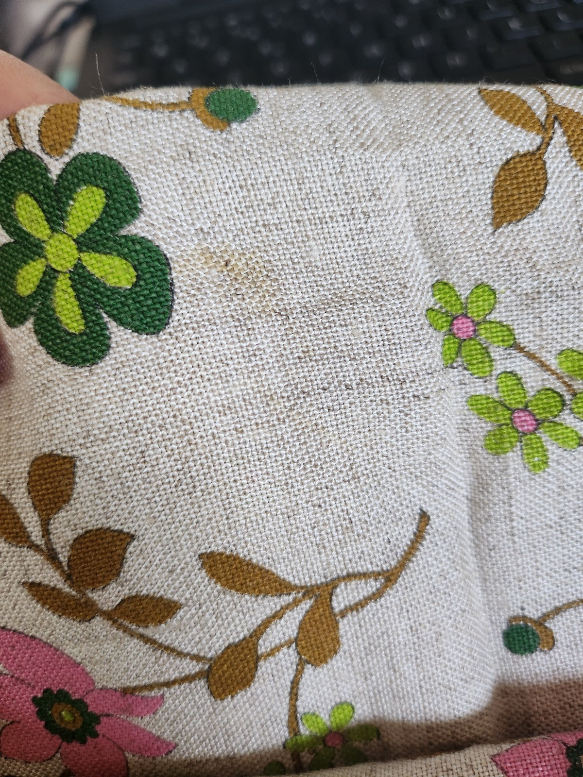 Nappe vintage avec 4 serviettes jamais utilises fleur 110sur 185 cm  B8