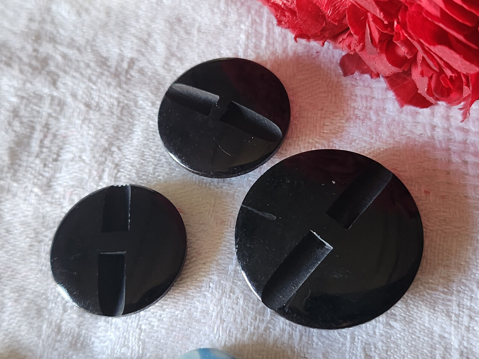 Trio boutons vintage noir bombé texturé pied 2,2 et 2,8 cm ref 4781