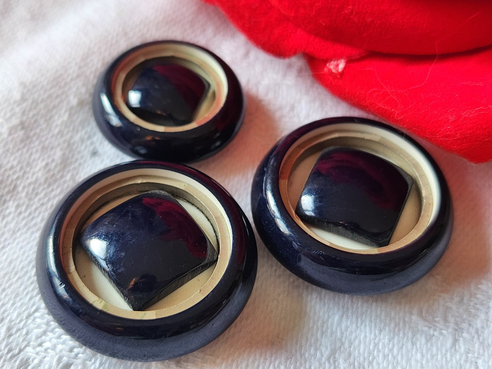 Trio boutons vintage bleu créme  à pied 1,9 et 2,4 cm superbe ref1185