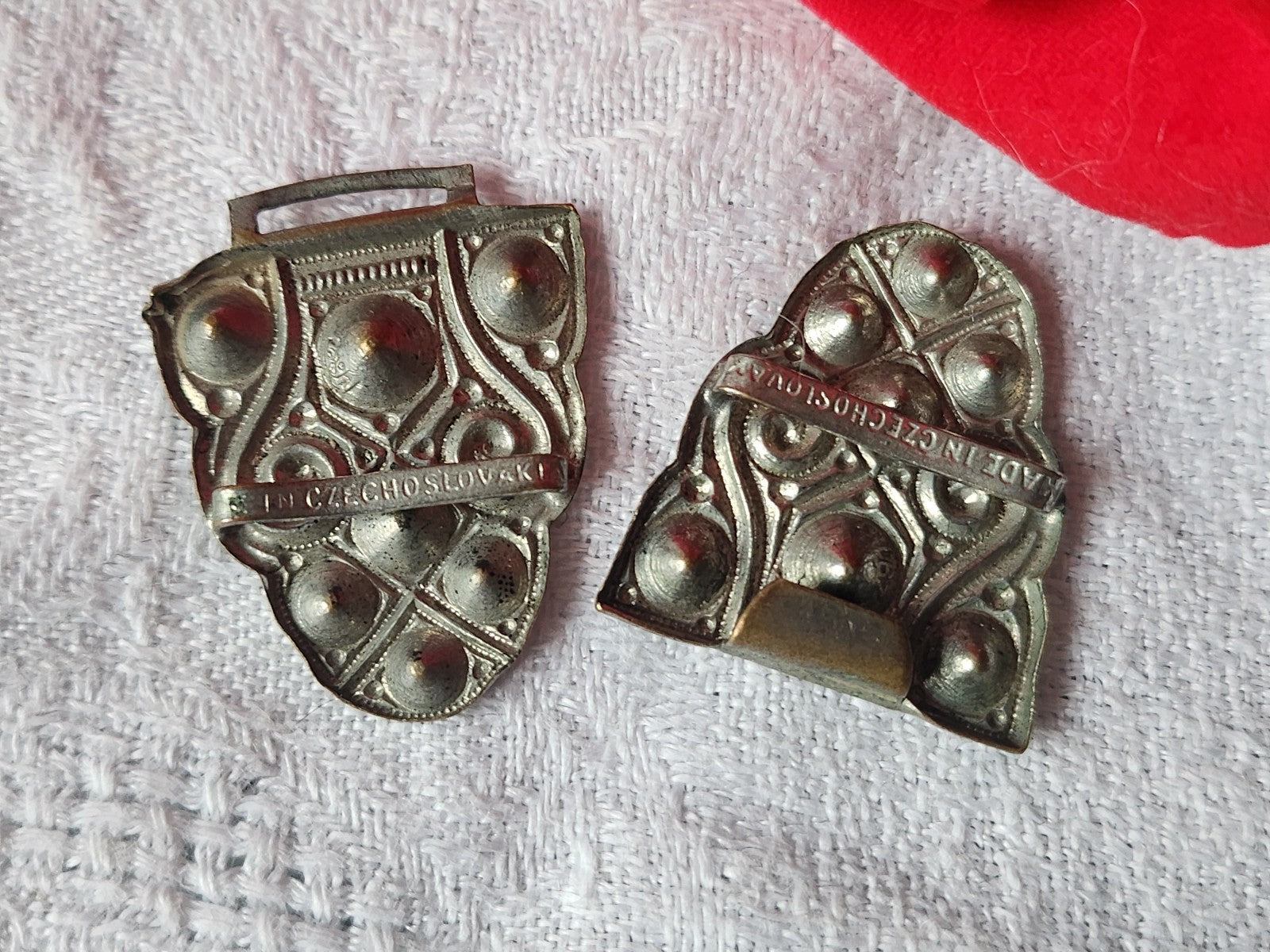 Ancienne boucle de ceinture en lmétal art deco à strasser 2,3 sur 4 cm