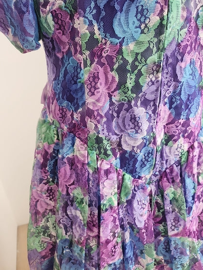 Kitch robe atypique violette vert dentelle jupon T38 Lina Innocenti ref portant