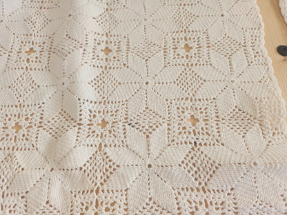Lot 2 grands napperons anciens crochet blanc 47 sur 47 et 43 sur 44 cm B7