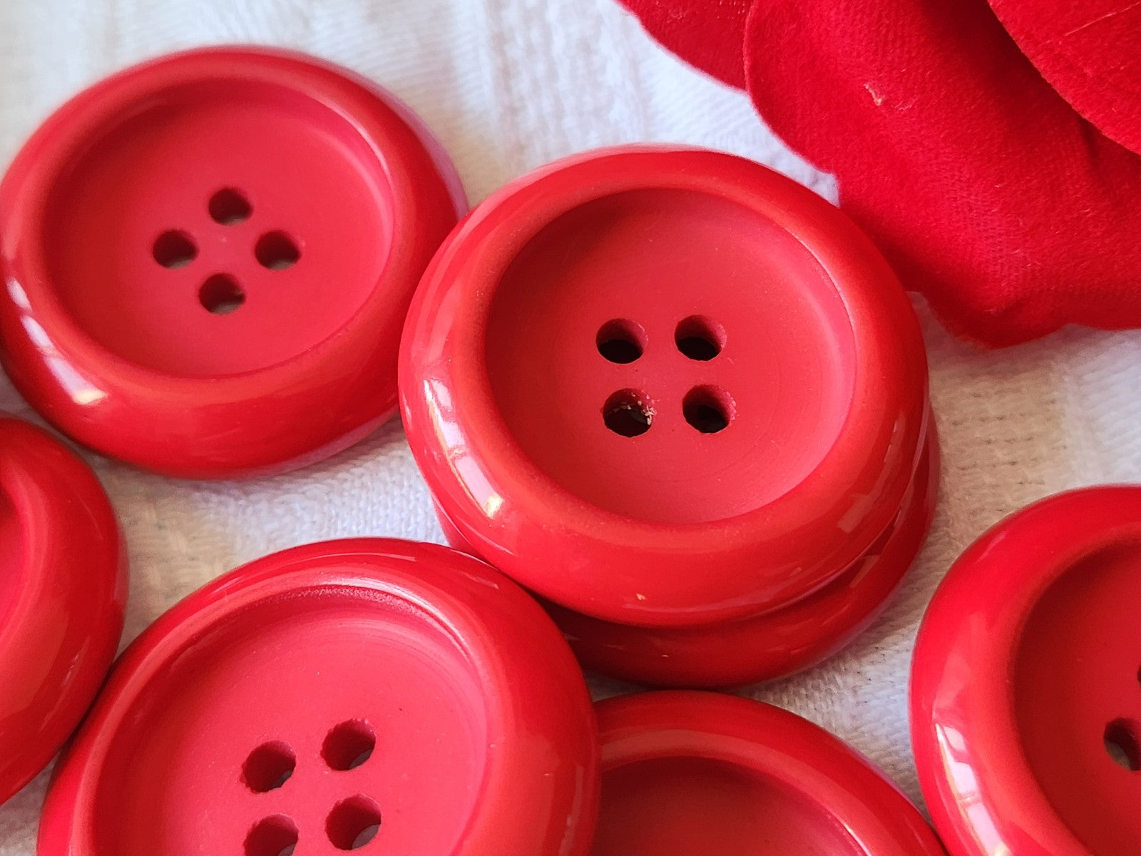 Lot 6 enormes boutons vintage rouge 3,2 cm trous xxl veste ref 5843