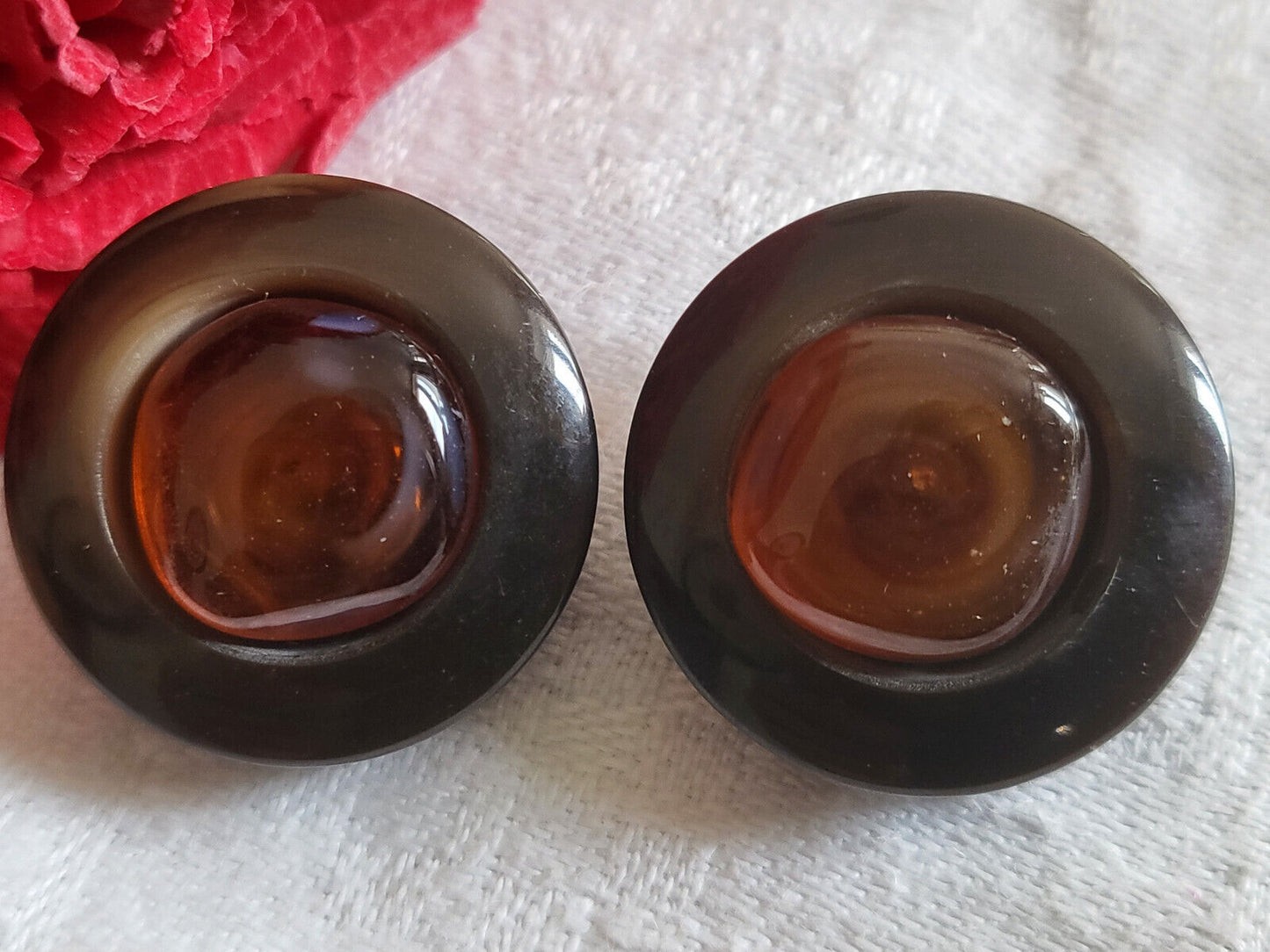 Duo boutons vintage marron cœur en pierre ou verre diamètre 2,1 cm G8S