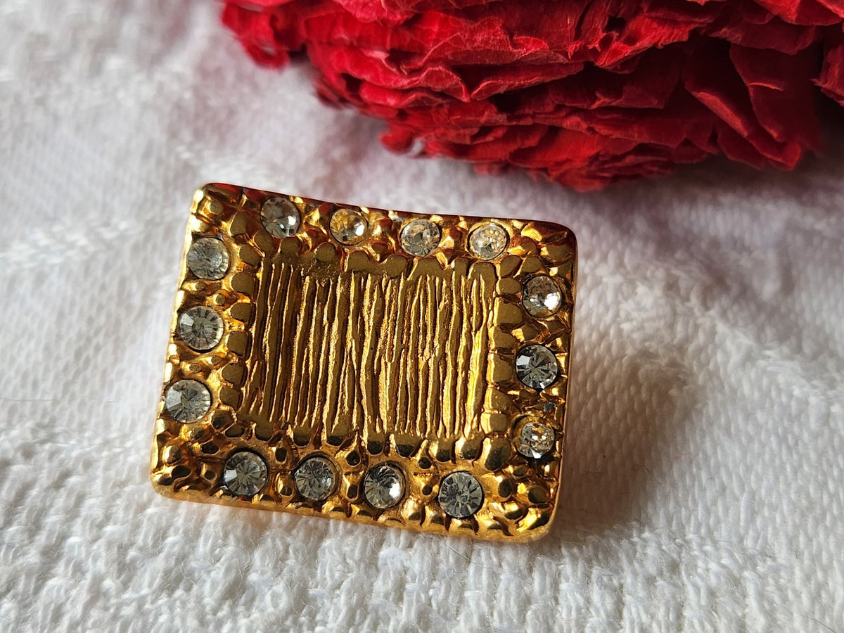 Bouton vintage en metal doré lourd strass verre 1,8 sur 2,2 cm ref 5918