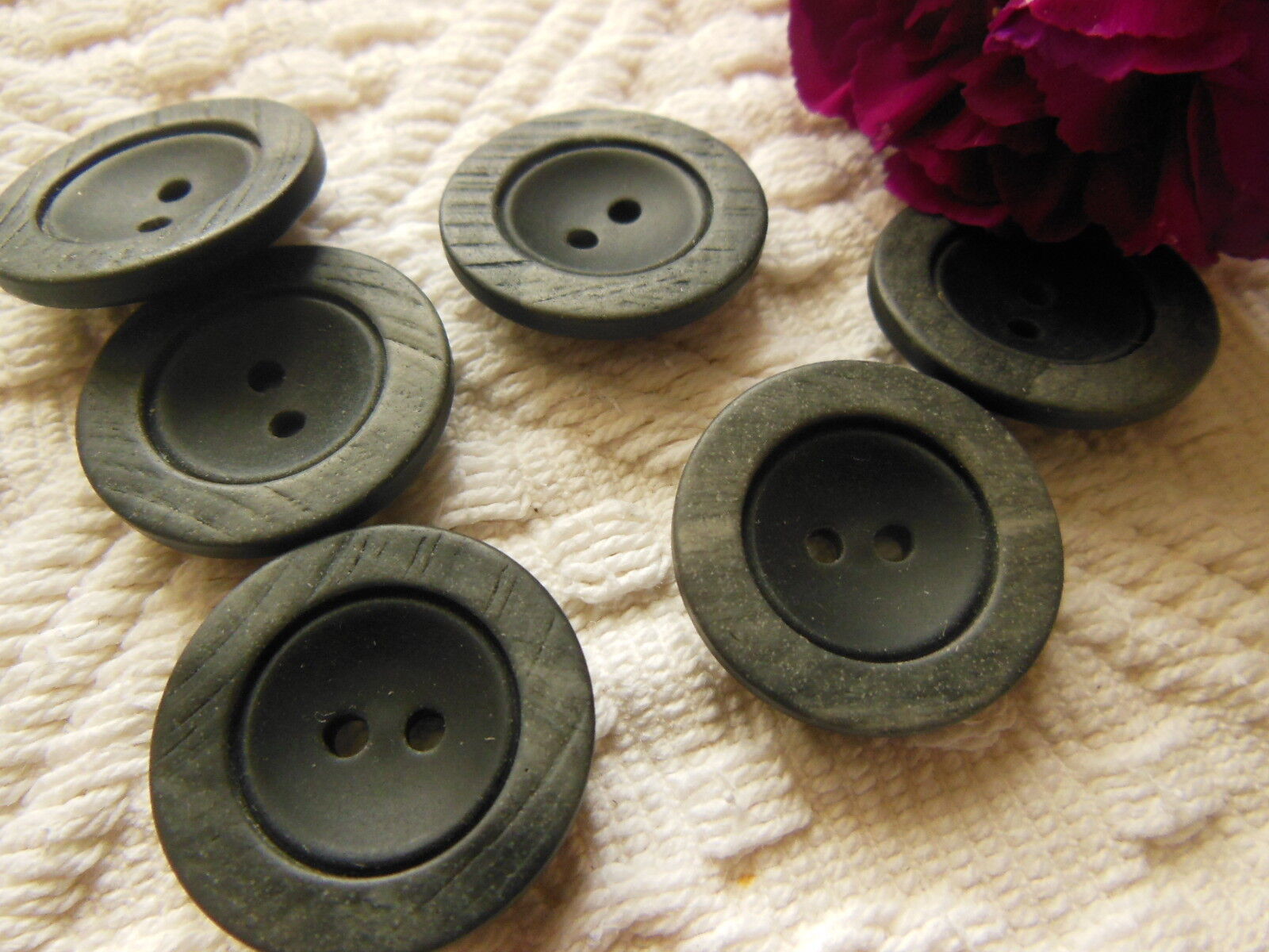 Lot 6 boutons vintage noir gris mat diamètre 2,2 cm ref 1307