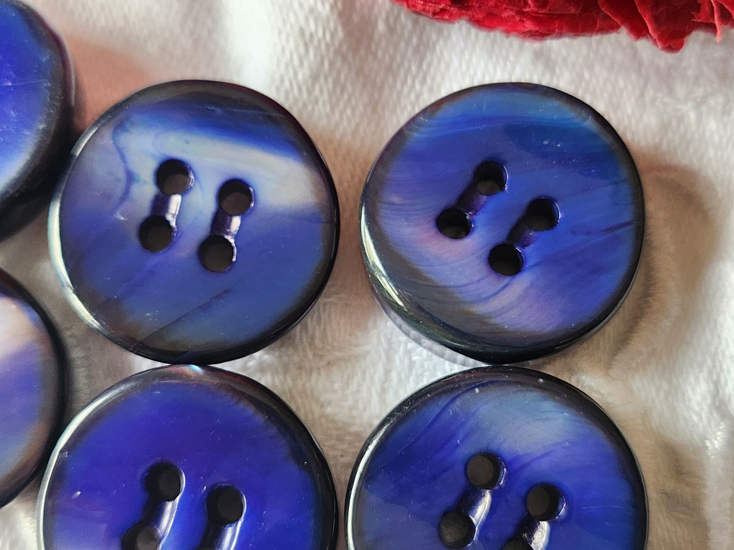Lot  6 boutons anciens en nacre bleu épais bord 2,2 cm lourd ref  5827