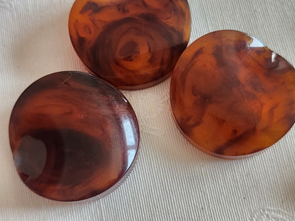 Trio gros boutons anciens ambrés ambrolite?  pied 3,4 cm ref 6220