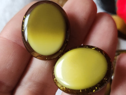 Lot 6 gros boutons vintage à pied  ovale vert paillette 2,2 sur 2,6 cm ref 405