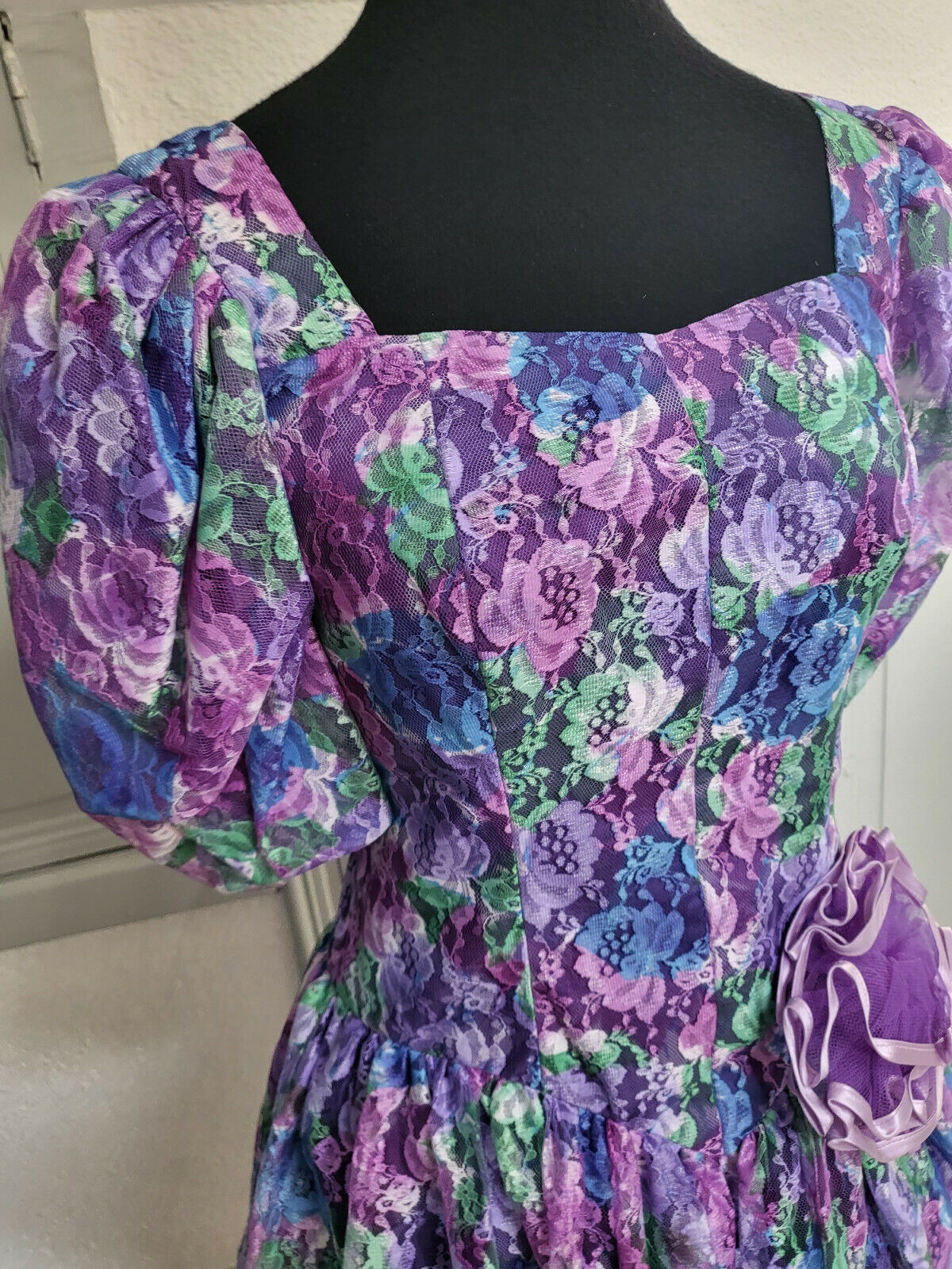 Kitch robe atypique violette vert dentelle jupon T38 Lina Innocenti ref port