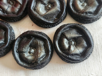 Lot 6 gros boutons vintage résine gris 2,6 cm pied ref 6399