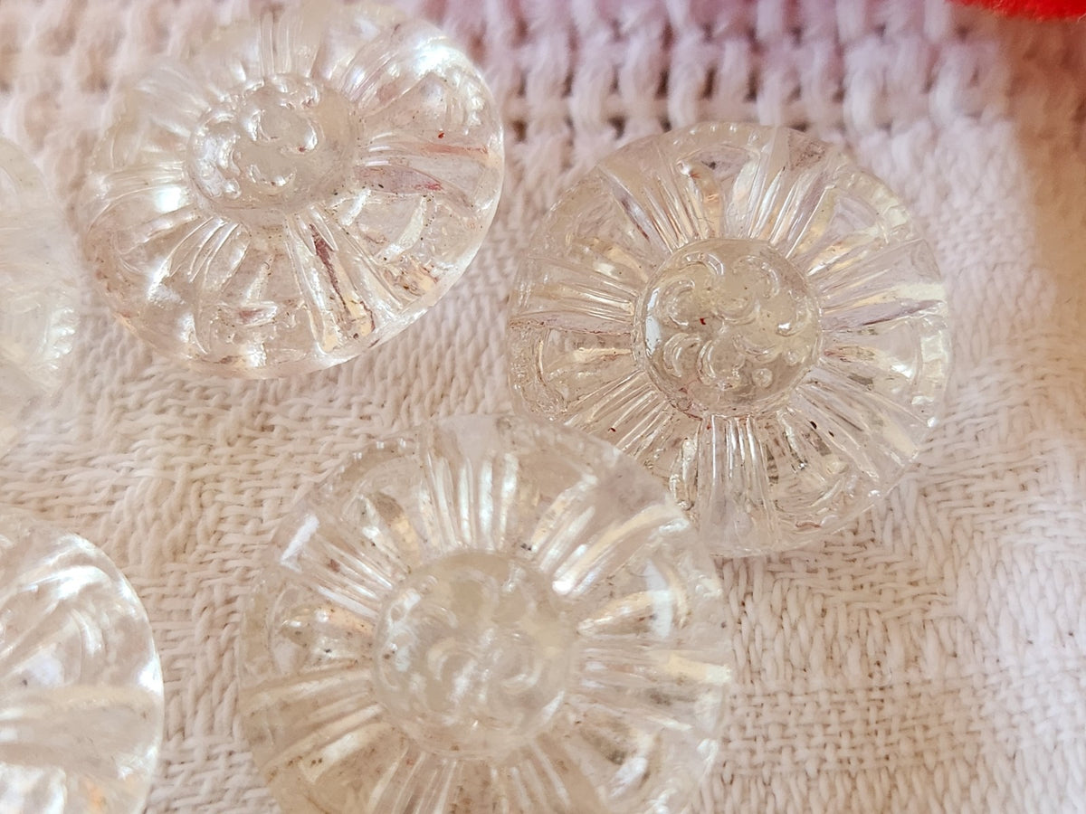 Lot 5 boutons anciens en verre travaillé  transparent relief 1,8 cm ref 6580