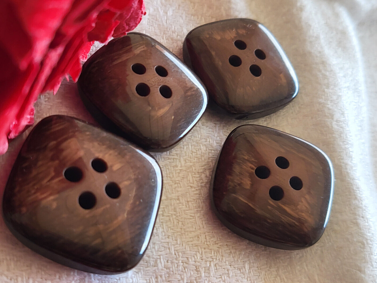 Lot 4 jolis boutons vintage marron reflet nacré panaché 2,2 et 2,3 cm ref 3365