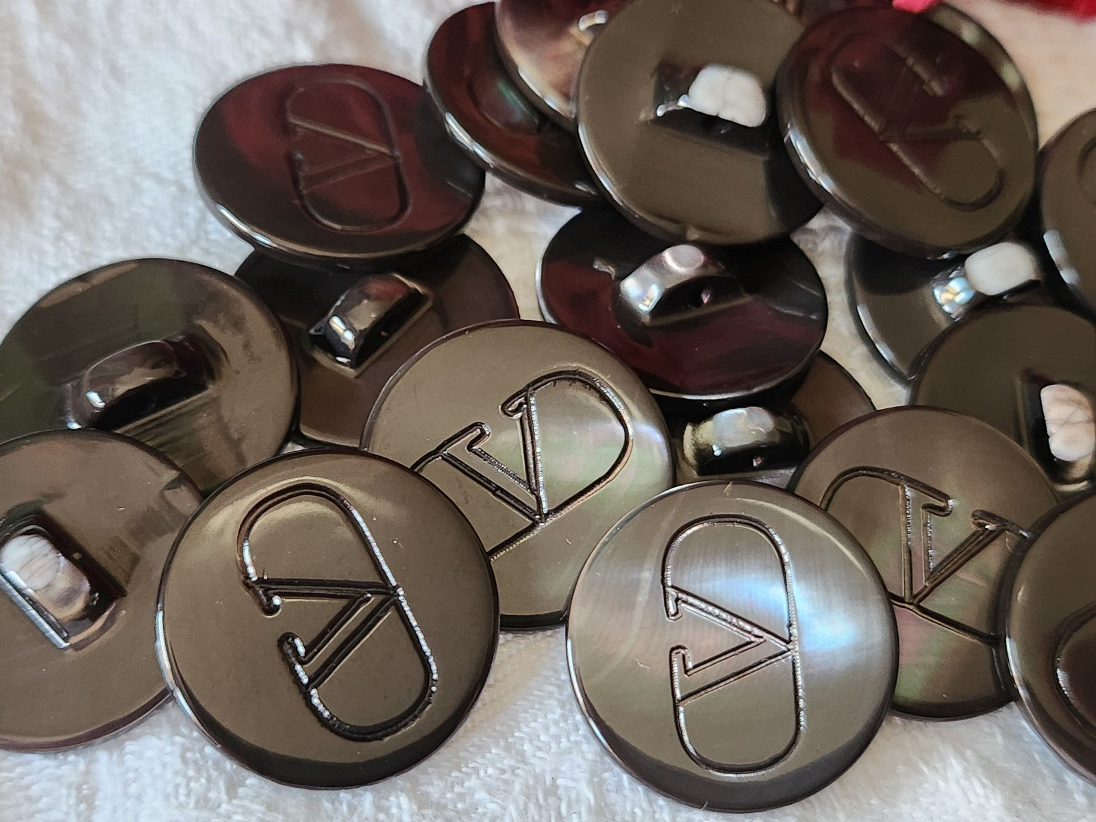Lot 6 boutons vintage en nacre gris  valentino?  pied 2 cm ref 3093