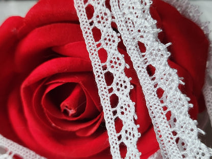 Dentelle vintage blanc blanche   coton 5 métres sur 1 cm A1