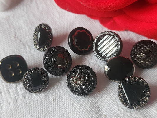 Lot 10 boutons anciens en verre argenté panaché 1,1 à 1,4 cm ref 2147