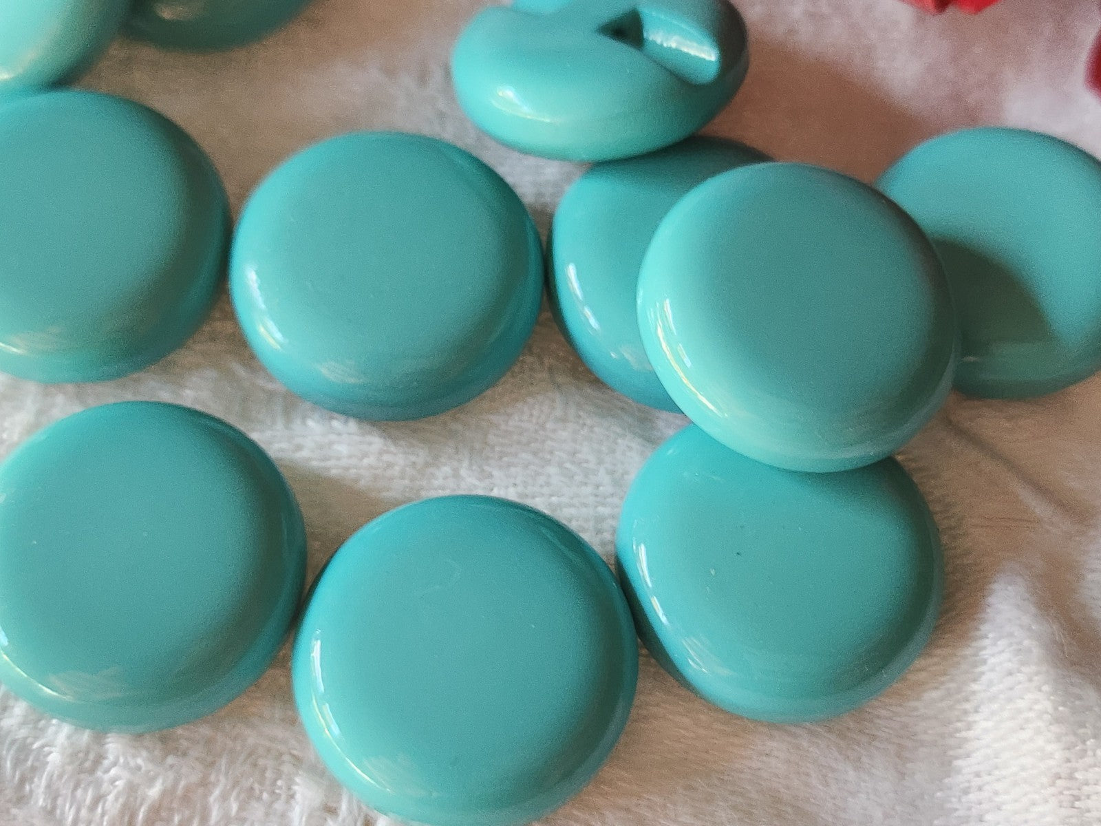 Lot 11 boutons vintage à pied turquoise lumineux bleu 1,9 cm ref 2837