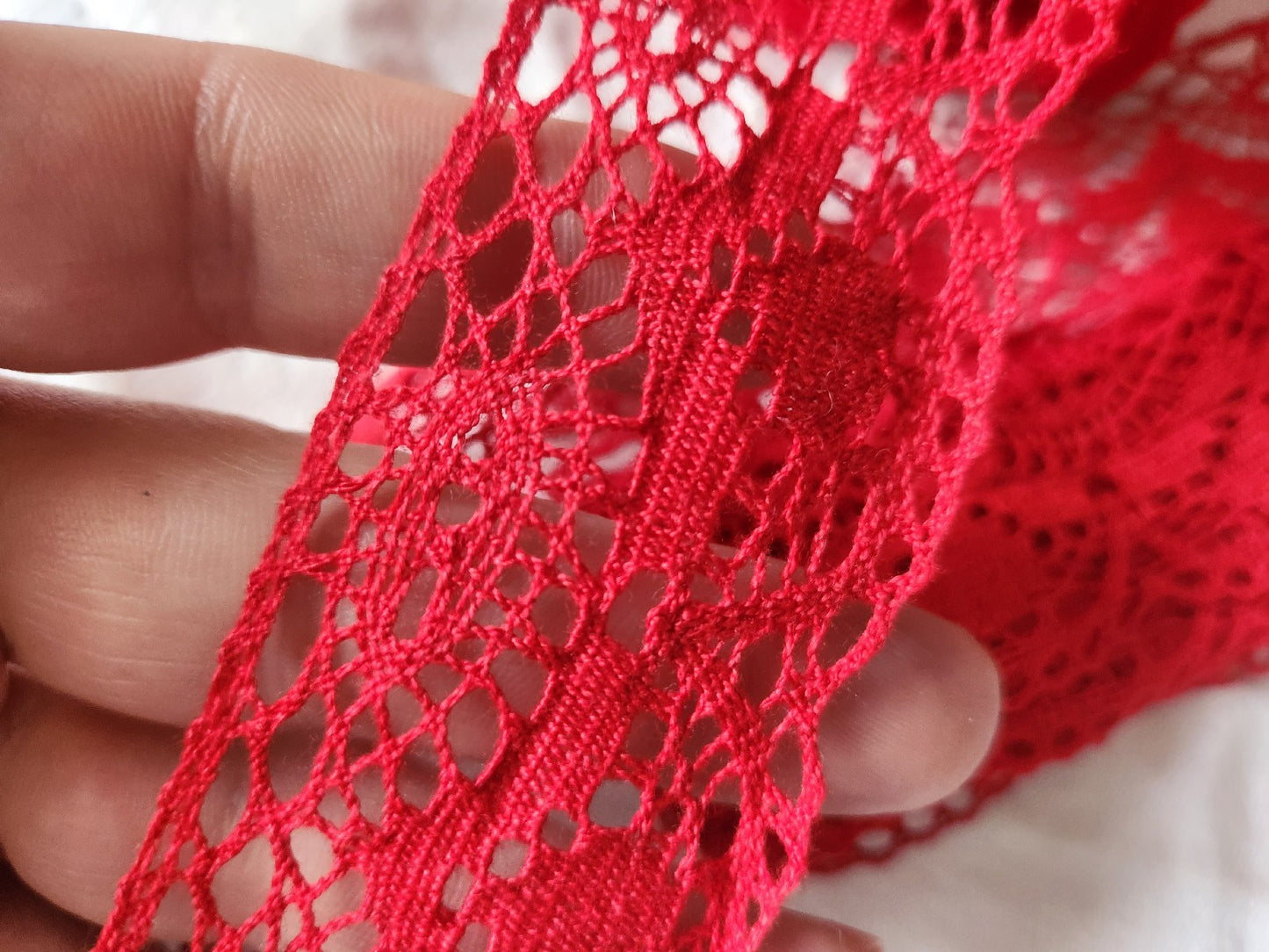 Dentelle vintage rouge coton large 3 m sur 4,2 cm A3