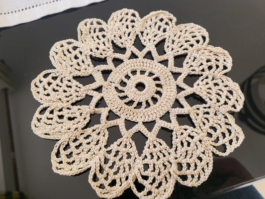 Application ancienne ou petit napperon crochet écru 16 cm  attrape rêve T15-12