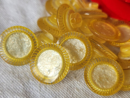 Lot 11 boutons vintage jaune superbe à pied 1,5 cm ref 2442