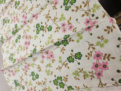 Nappe vintage avec 4 serviettes jamais utilises fleur 110sur 185 cm  B8