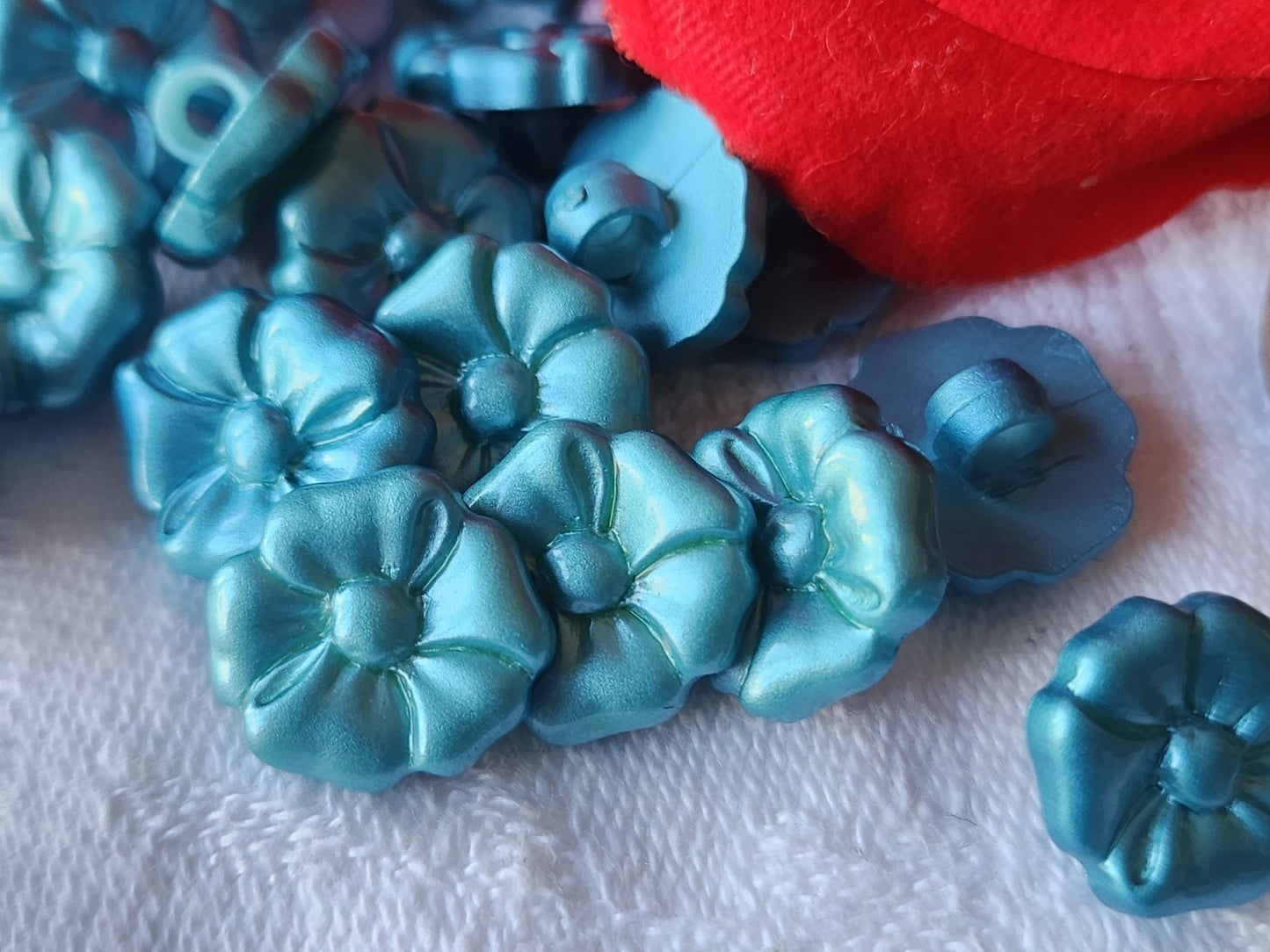 Lot 21  boutons vintage bleu fleur pied 1,3 cm ref 3903