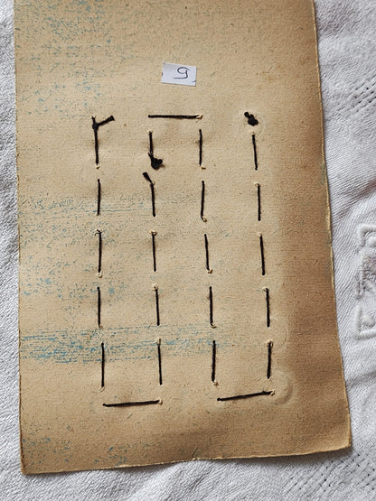 Plaque 24 boutons anciens en nacre gris 1,2 cm année 20/30 N°9