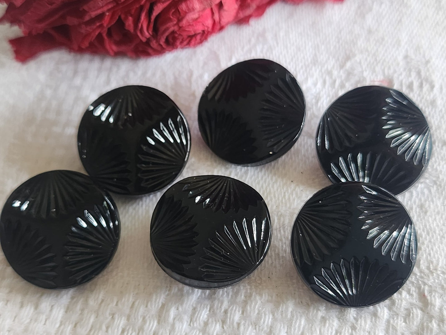 Lot 6 boutons anciens en verre noir 1,8 cm pied strié ref 6113