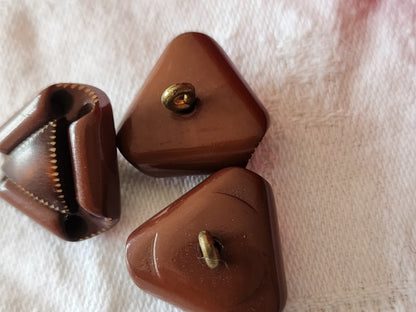 Collection trio boutons anciens marron volume triangle pied laiton 1,8 cm G3L
