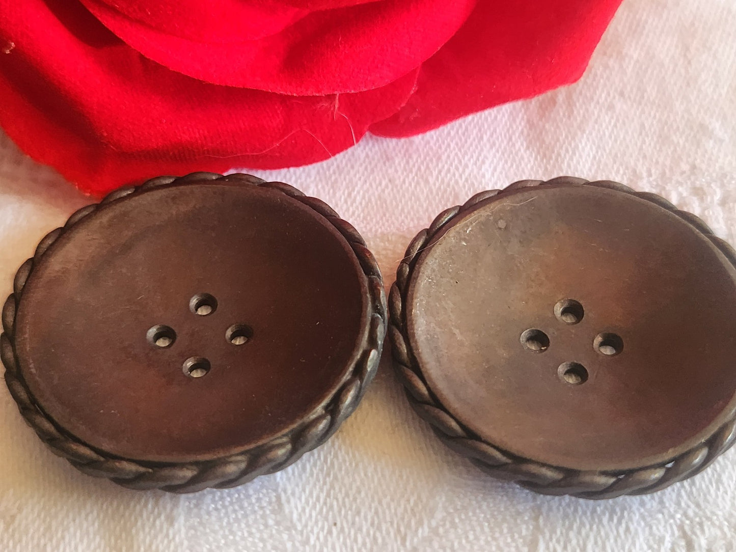 Duo gros boutons vintage en métal incurvé mat xxl 3,6 cm ref 2772