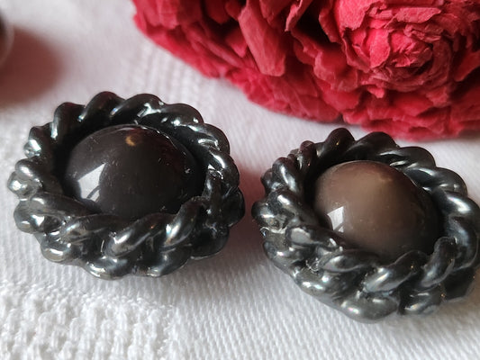 Duo gros  boutons vintage chainette argenté resine marron pied 2,8 cm ref 1178