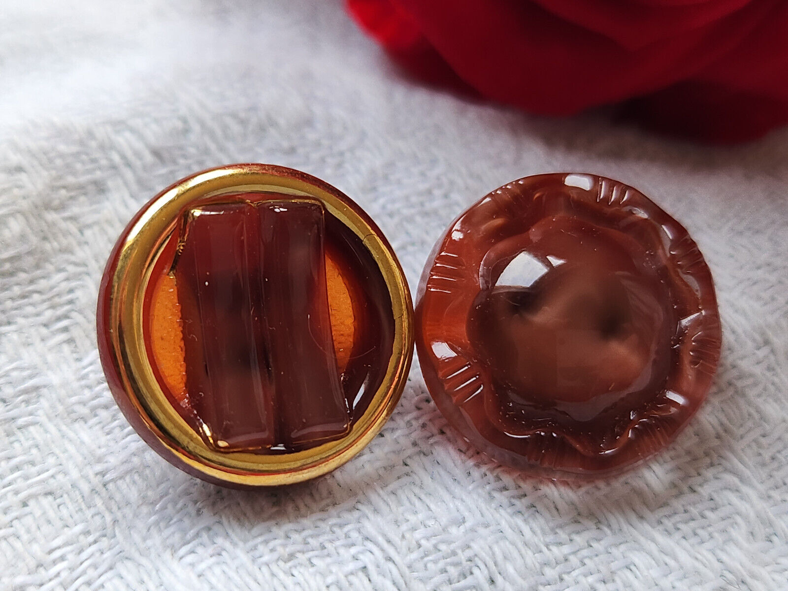 Duo boutons anciens en verre marron laiteux vintage  diamètre 1,8  cm G19d