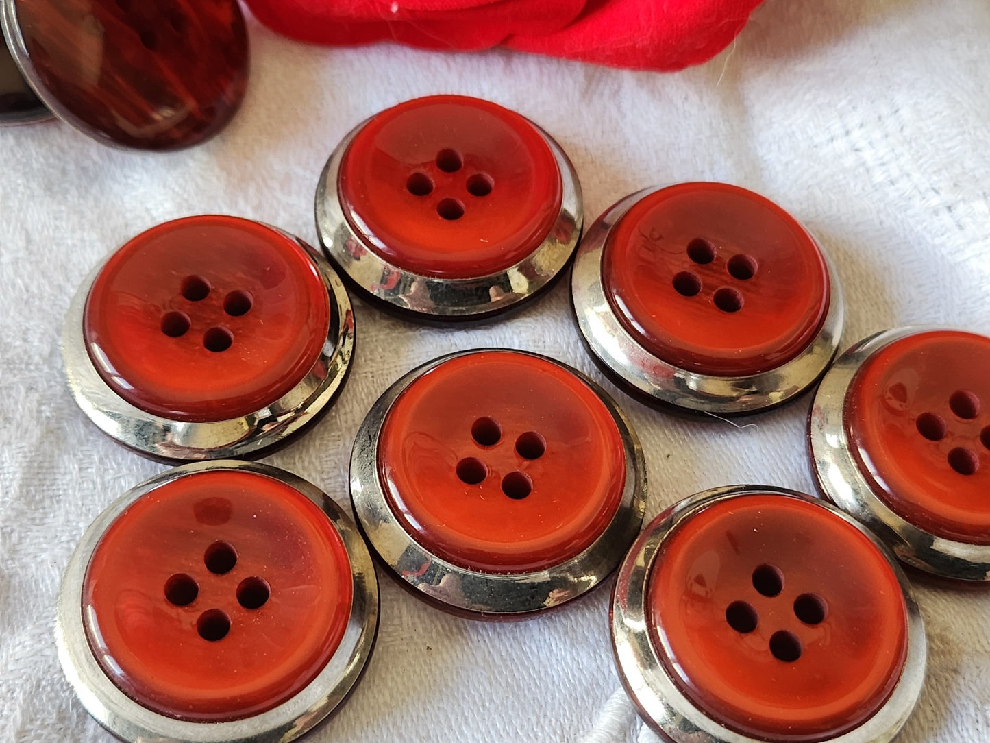 Lot 6 gros boutons vintage rouge metal trou  lourd 3 cm ref 3861 **