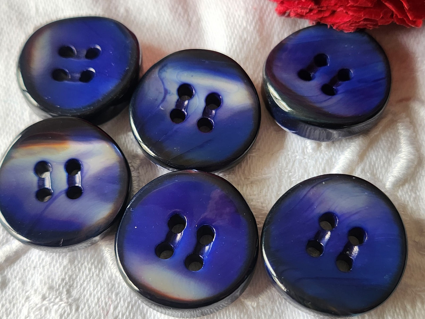 Lot  6 boutons anciens en nacre bleu épais bord 2,2 cm lourd ref  5827