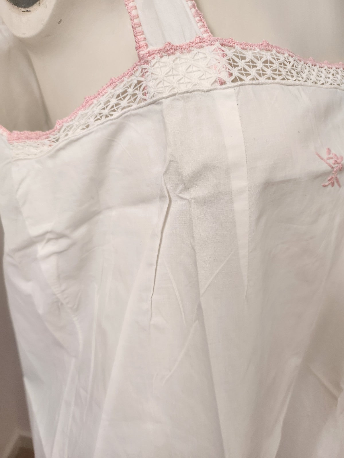 Chemise de nuit ancienne monogramme AD rose broderie B8